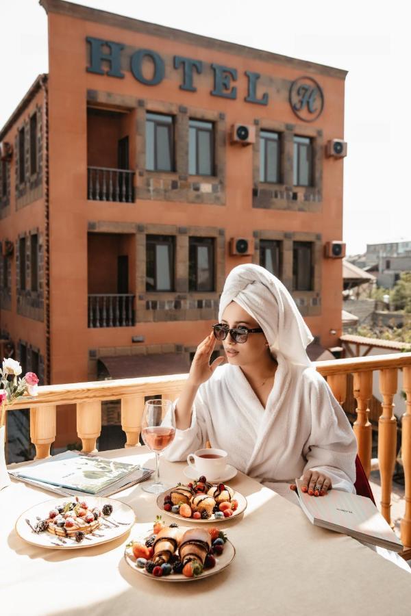 H Resort Hotel Vagharshapat Armenia Ngoại thất bức ảnh